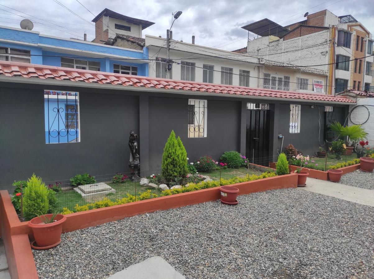 Hostal Los Lirios Loja Ngoại thất bức ảnh