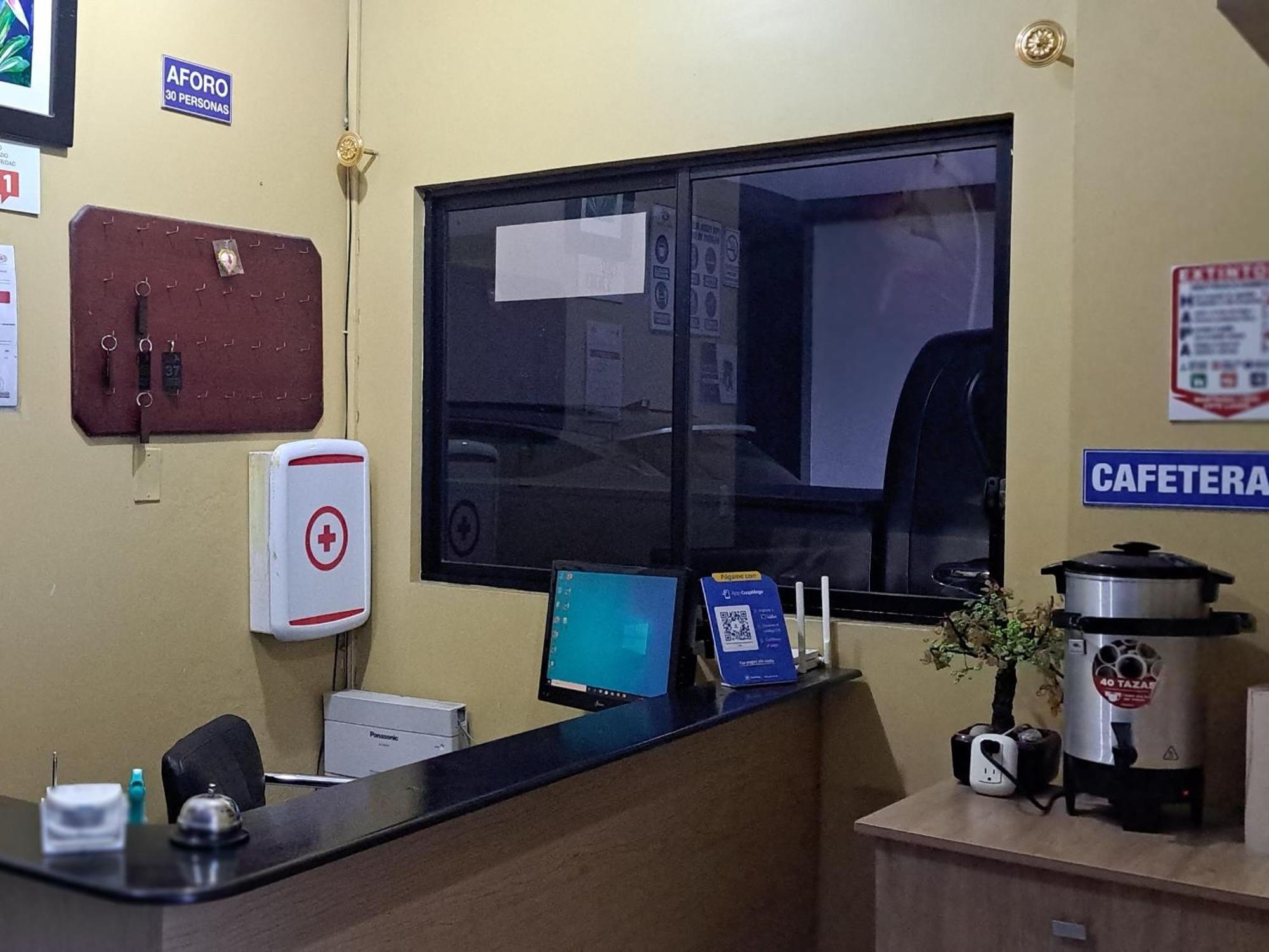 Hostal Los Lirios Loja Ngoại thất bức ảnh
