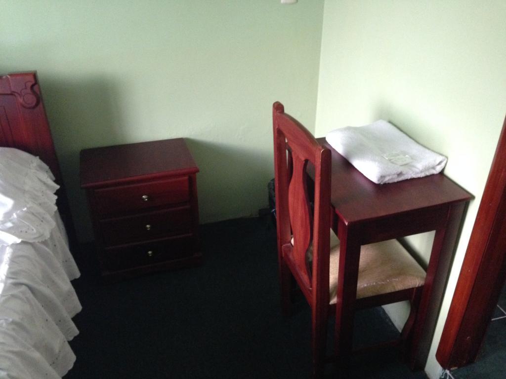 Hostal Los Lirios Loja Phòng bức ảnh
