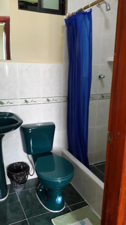 Hostal Los Lirios Loja Ngoại thất bức ảnh