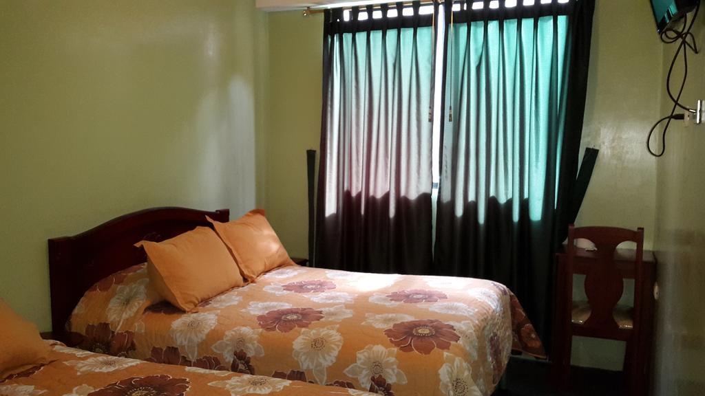 Hostal Los Lirios Loja Ngoại thất bức ảnh