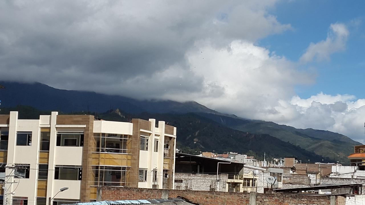 Hostal Los Lirios Loja Ngoại thất bức ảnh