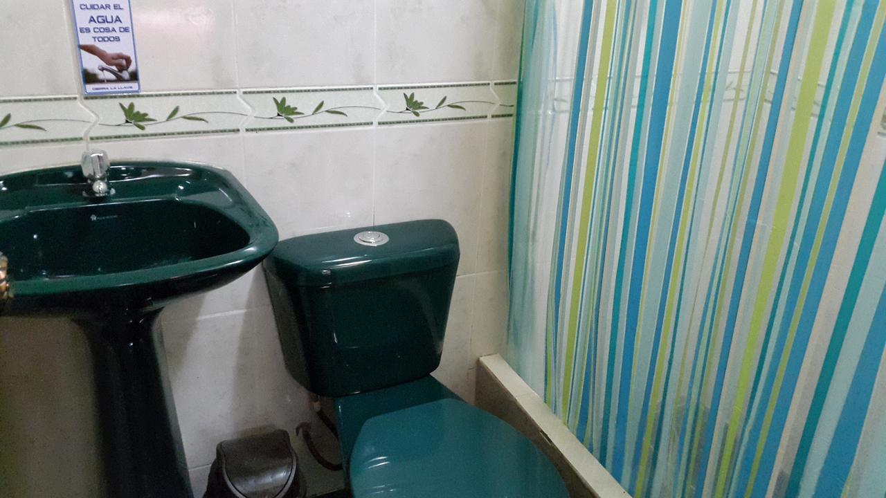 Hostal Los Lirios Loja Ngoại thất bức ảnh