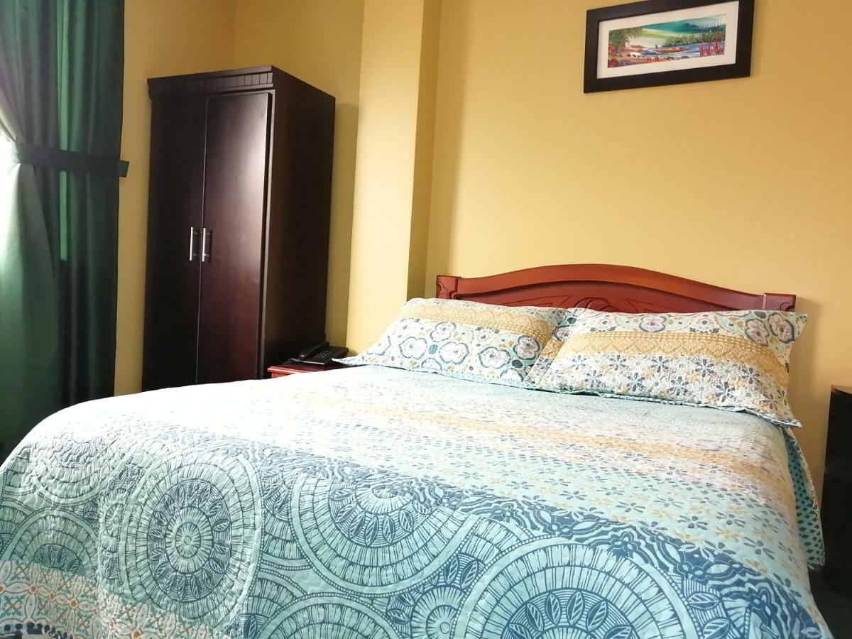 Hostal Los Lirios Loja Ngoại thất bức ảnh
