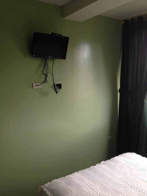 Hostal Los Lirios Loja Ngoại thất bức ảnh